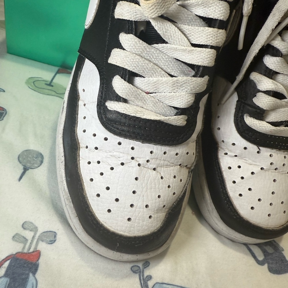 Nike Black Mesh Sneakers - Picture 5 of 10
